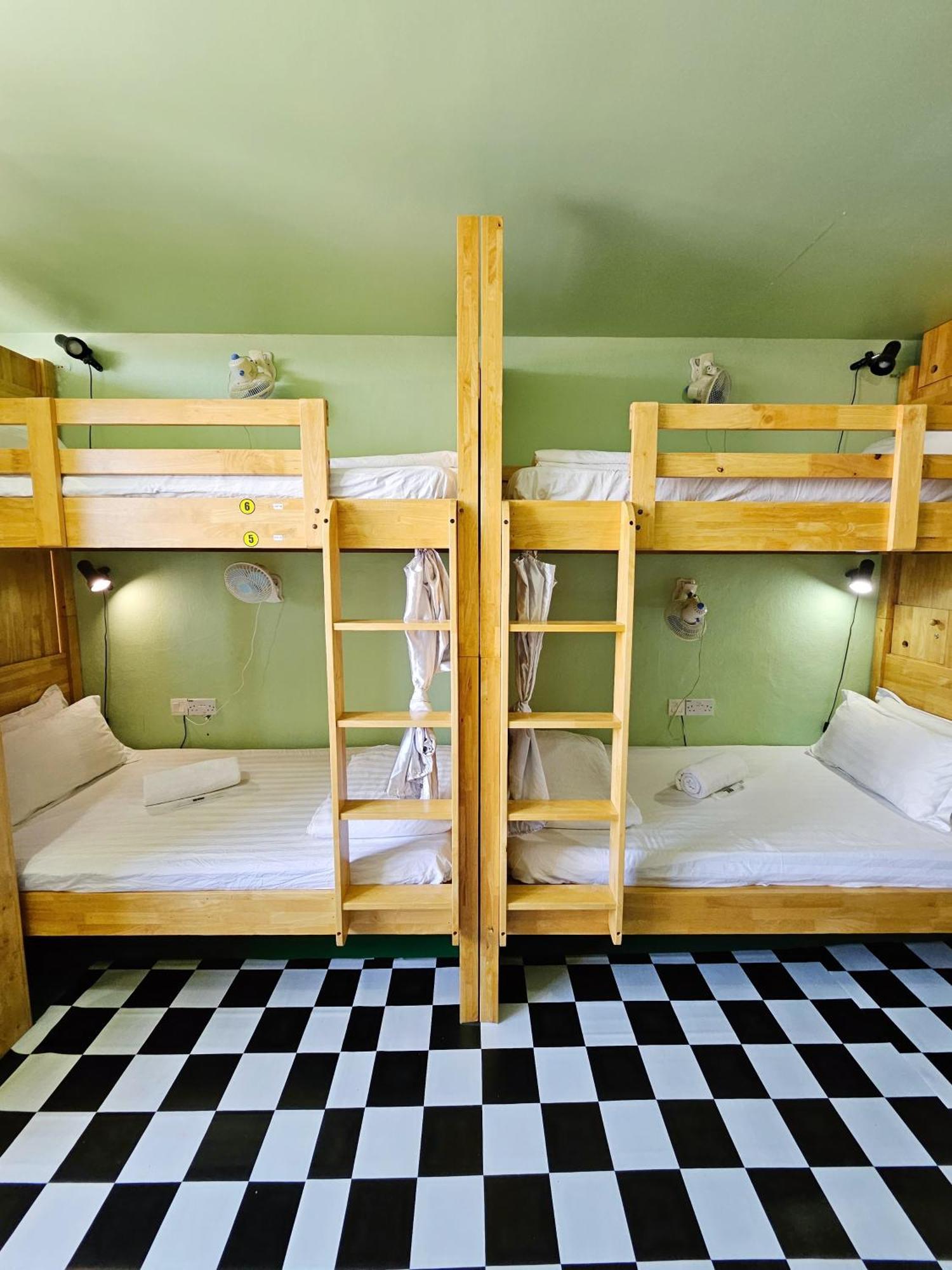 The 60 Hostel George Town Buitenkant foto