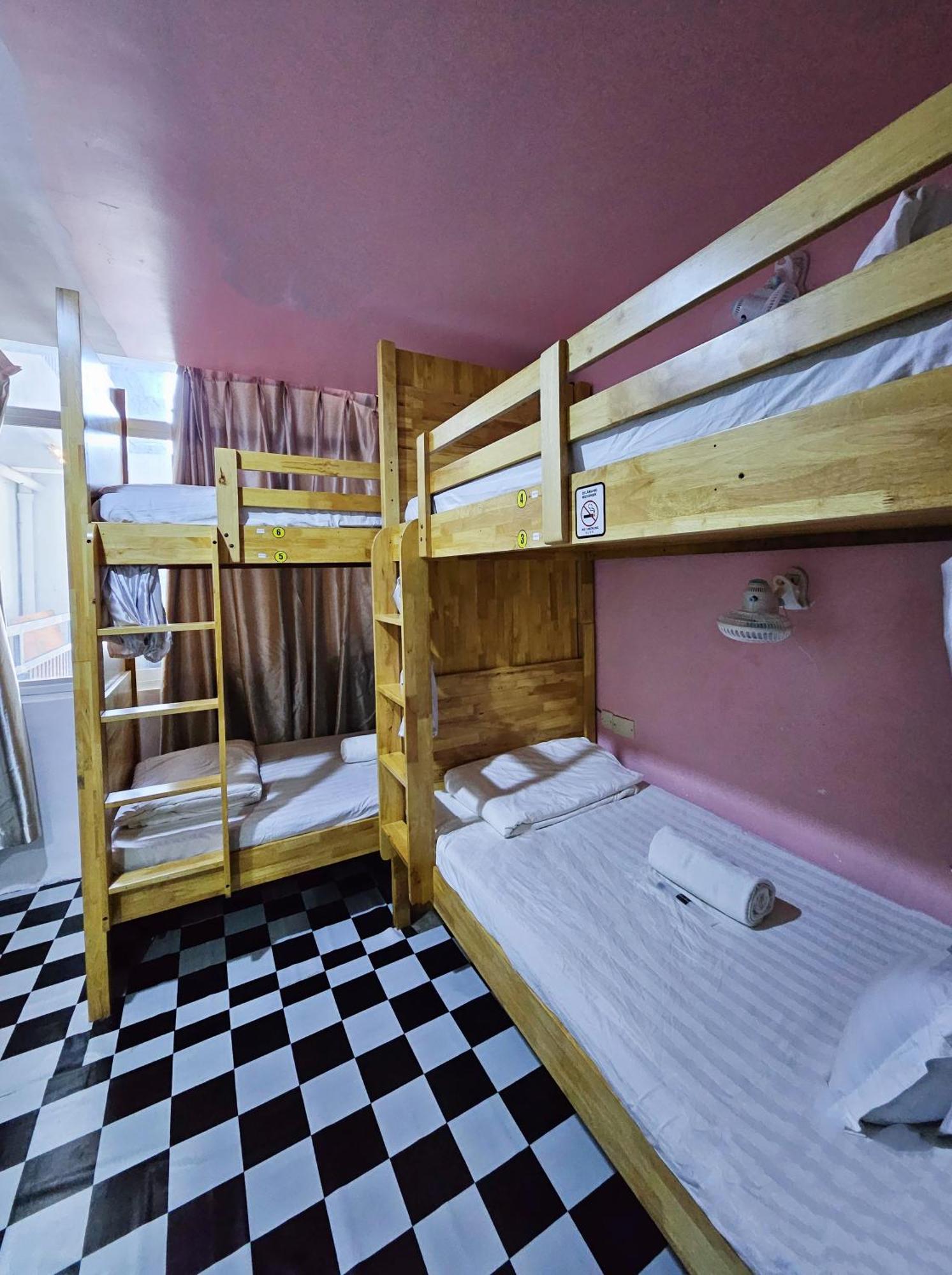 The 60 Hostel George Town Buitenkant foto