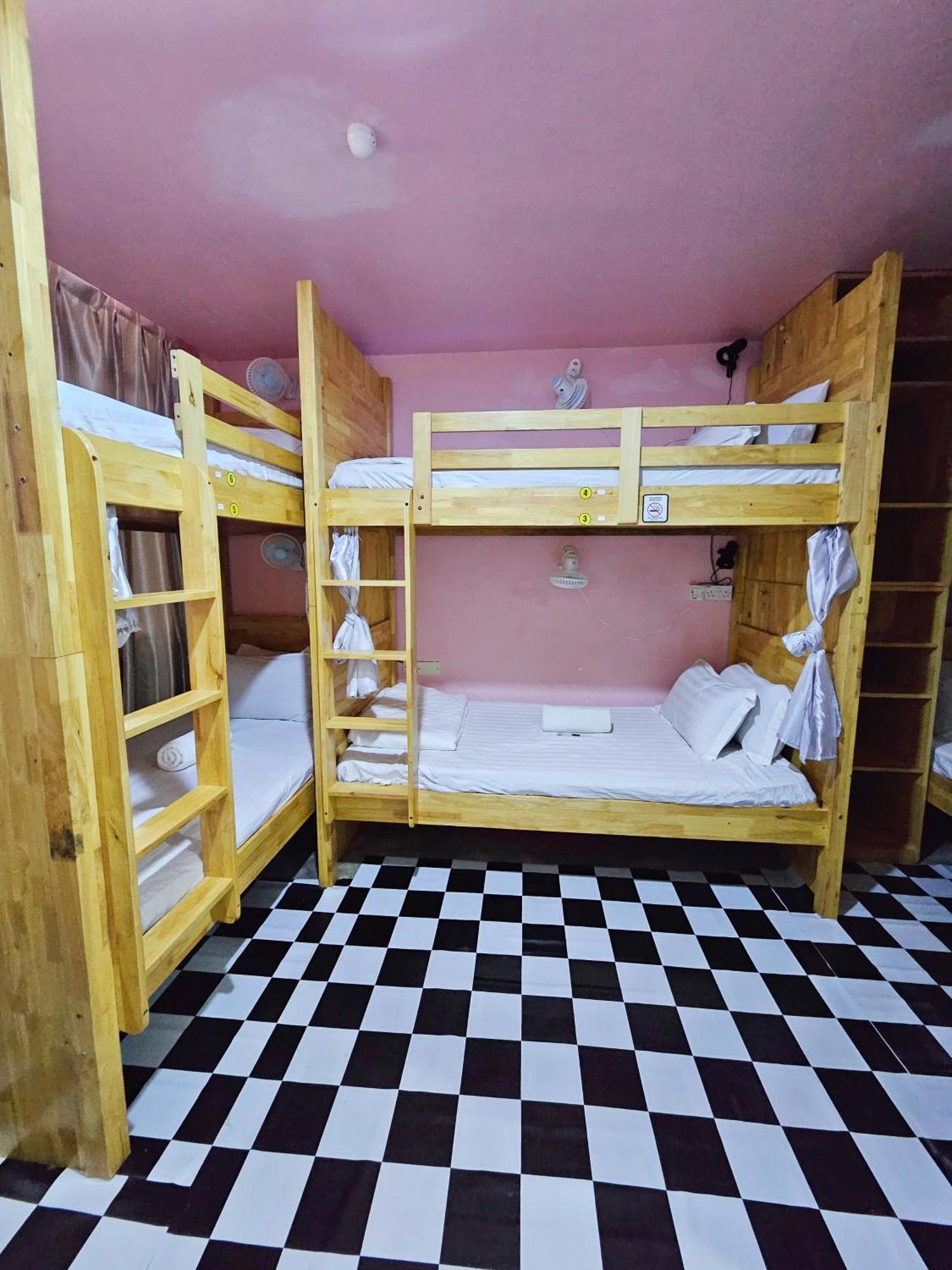 The 60 Hostel George Town Buitenkant foto