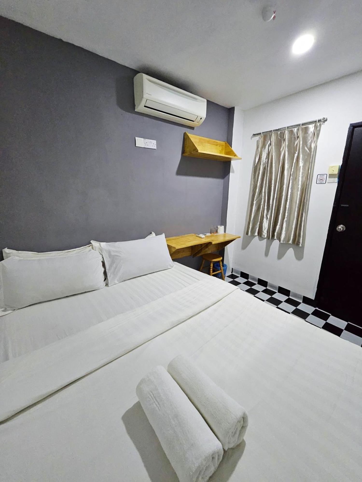 The 60 Hostel George Town Buitenkant foto