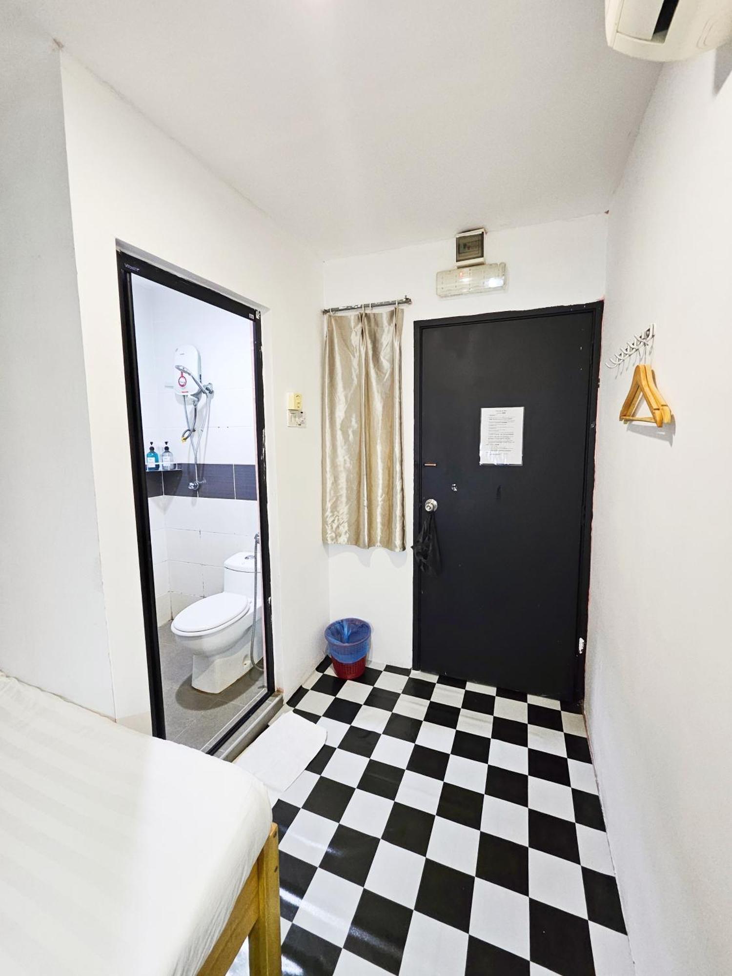 The 60 Hostel George Town Buitenkant foto