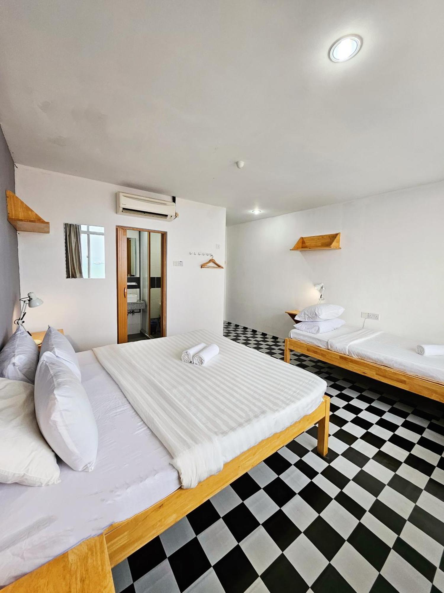 The 60 Hostel George Town Buitenkant foto
